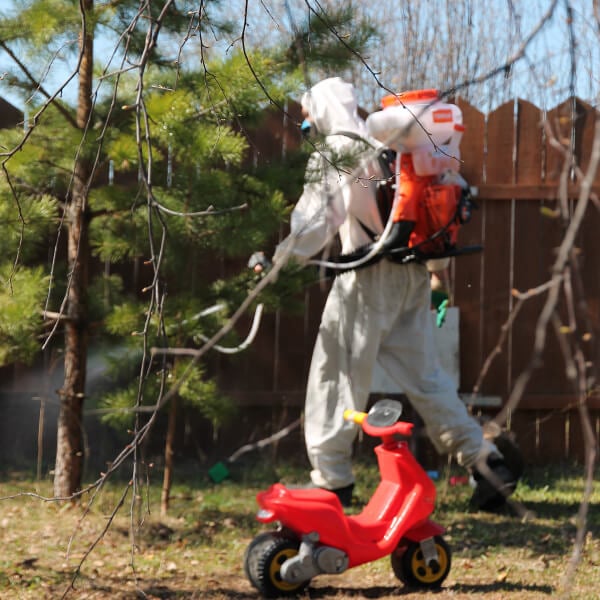 Обработка участка от клещей в Каспийске?